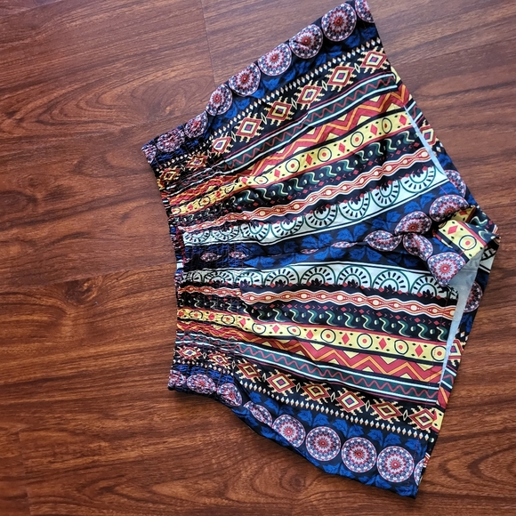 Womens Multicoloured Geometric Polyester Cut-Off Shorts Size L Regular - Picture 5 of 8